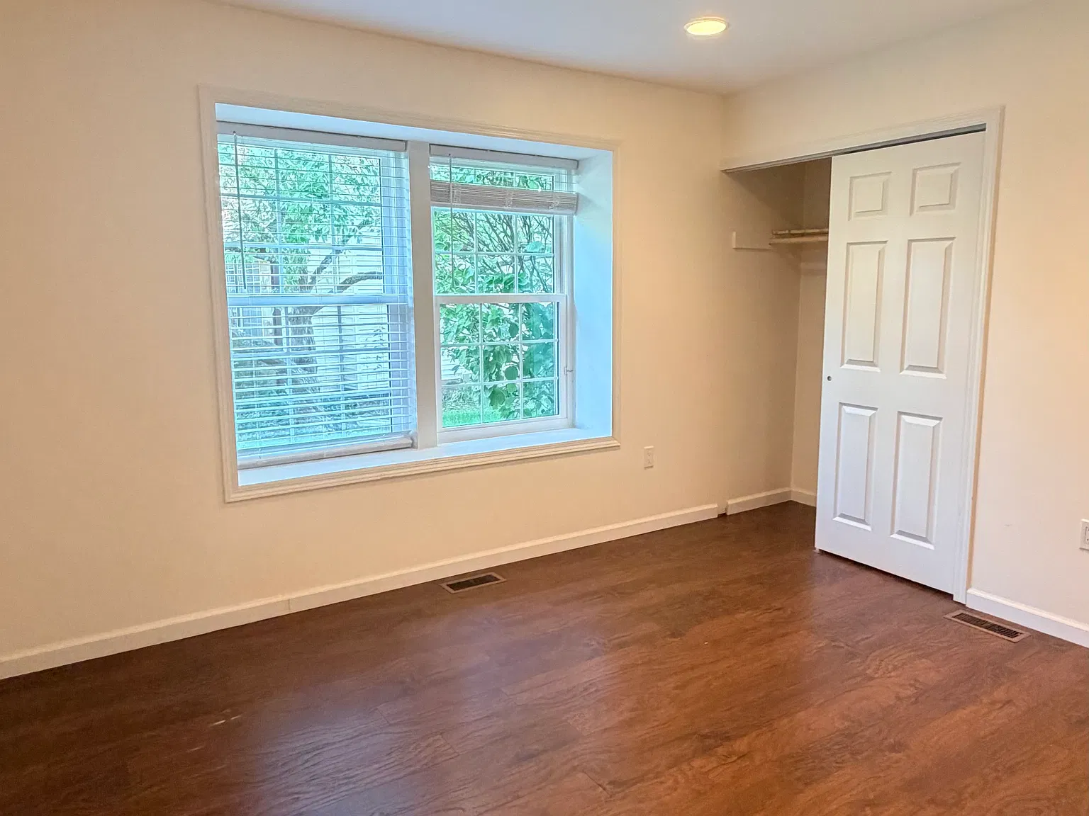 2 bed, 1365 sqft, $2,500 — Photo 4