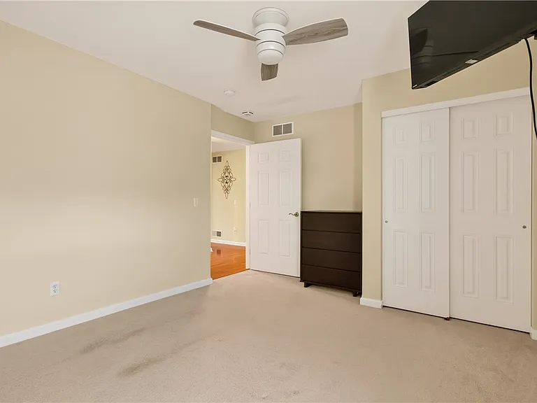 2093 Mykola Rd — Photo 8