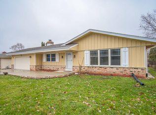 3373 W Bridge St, Greenfield, WI 53221