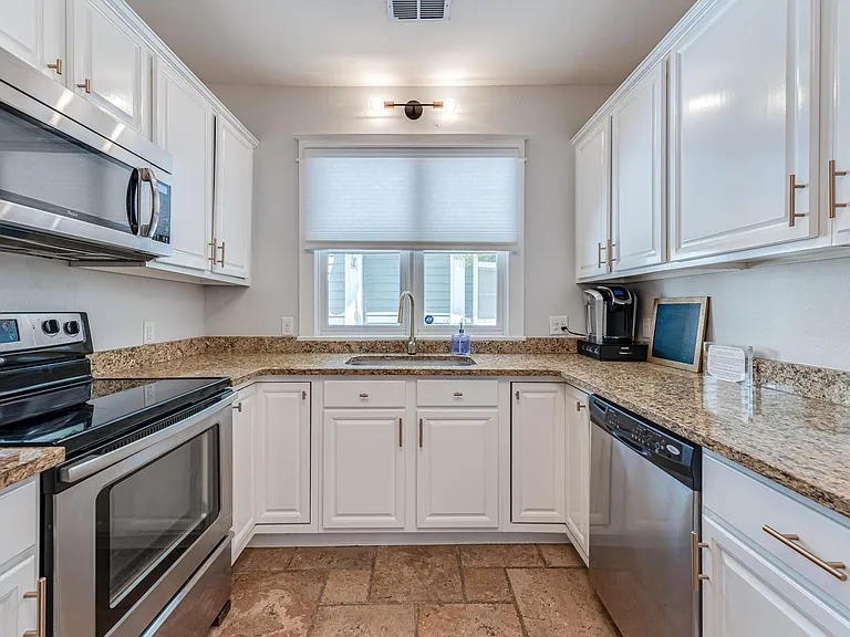 2512 W Palm Dr — Photo 19