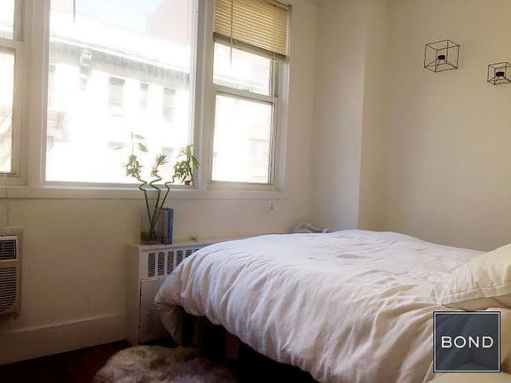 5th image of 200 E 30th St APT 5G