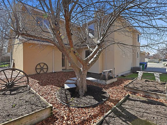 5th image of 1532 E Saint Marks Ct