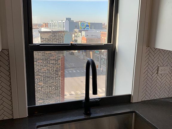 4th image of 1749 W Chicago Ave #4F