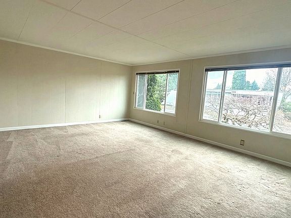 4th image of 2681 SE River Rd Unit 29