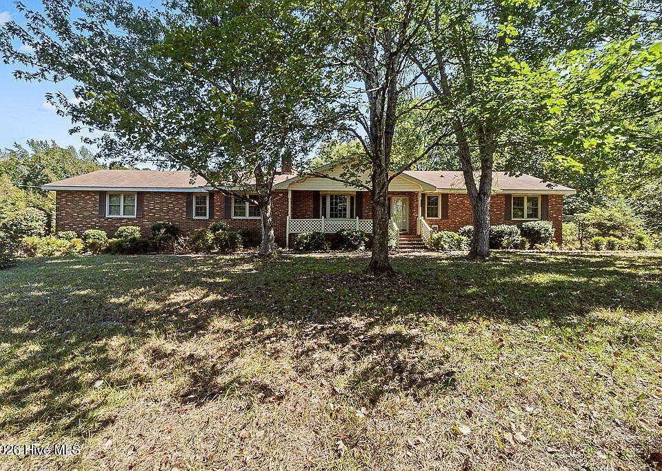 1st image of 520 Morris Road NE