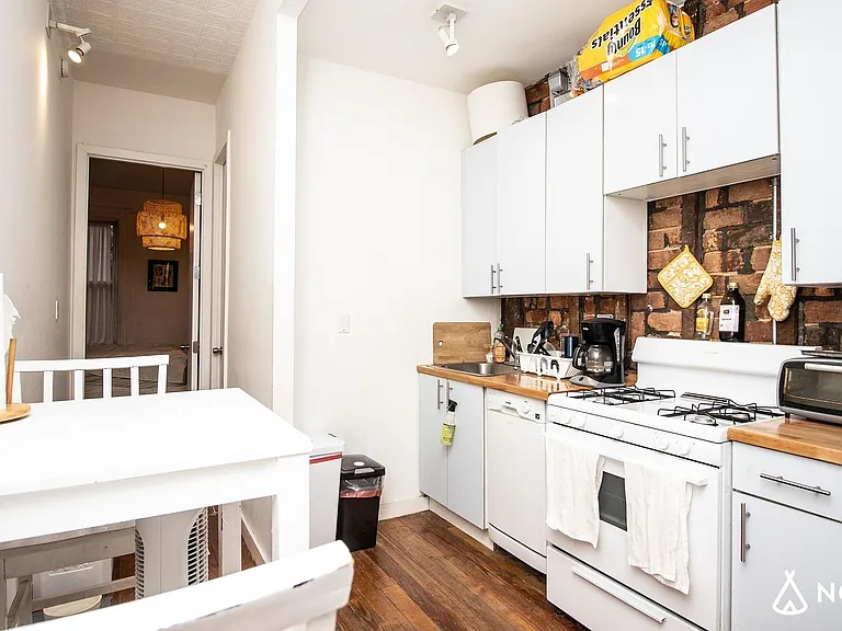 255 Himrod St #3L — Photo 4