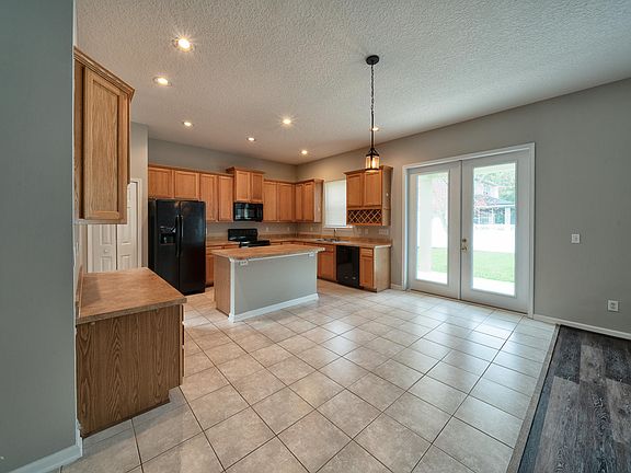 5th image of 1044 Candlebark Dr