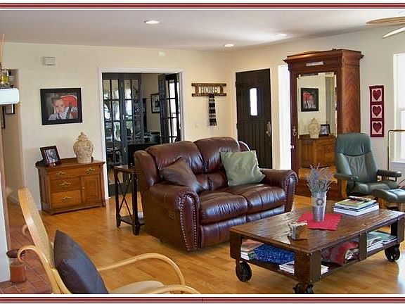 3rd image of 4930 Glenhill Ln