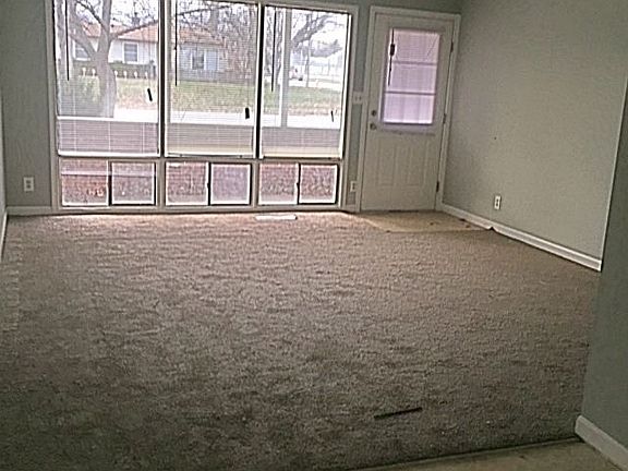 2nd image of 2201 Edgelea Dr