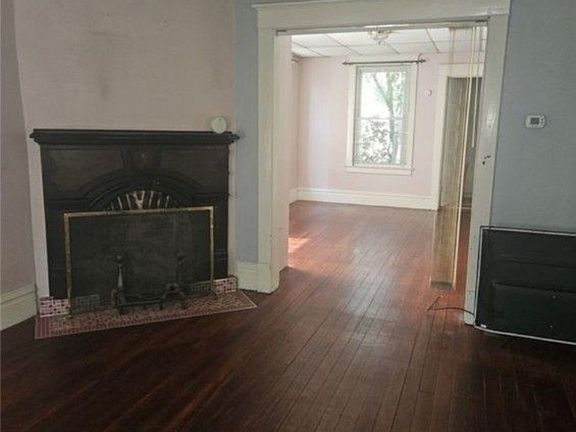 4th image of 110 Imperial St APT 1