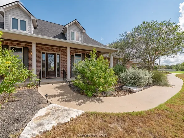 9949 Hunters Run, College Station, TX 77845