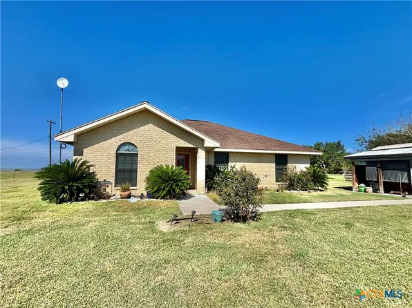 207 McDowell St, Austwell, TX 77950