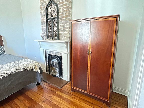 2nd image of 1811 Columbus St