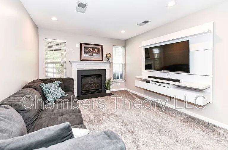 235 Shirley Sq SE — Photo 26
