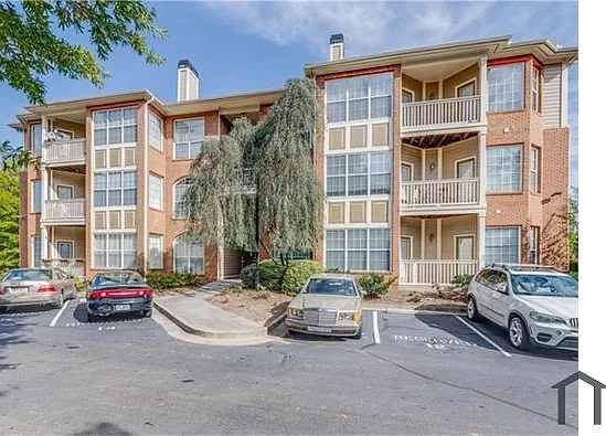 220 Renaissance Pkwy NE #220