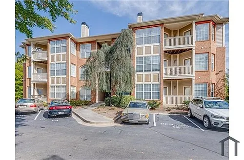 220 Renaissance Pkwy NE Photo 1