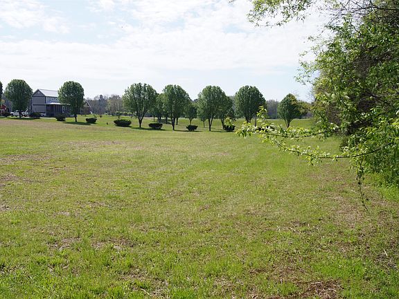 2nd image of 3979 Franklin Pike