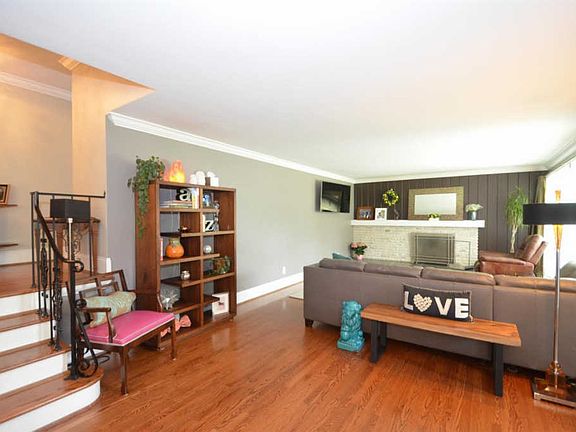 4th image of 8560 Kentland Ct