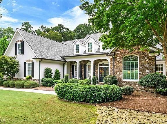 3rd image of 808 Mickleton Ln