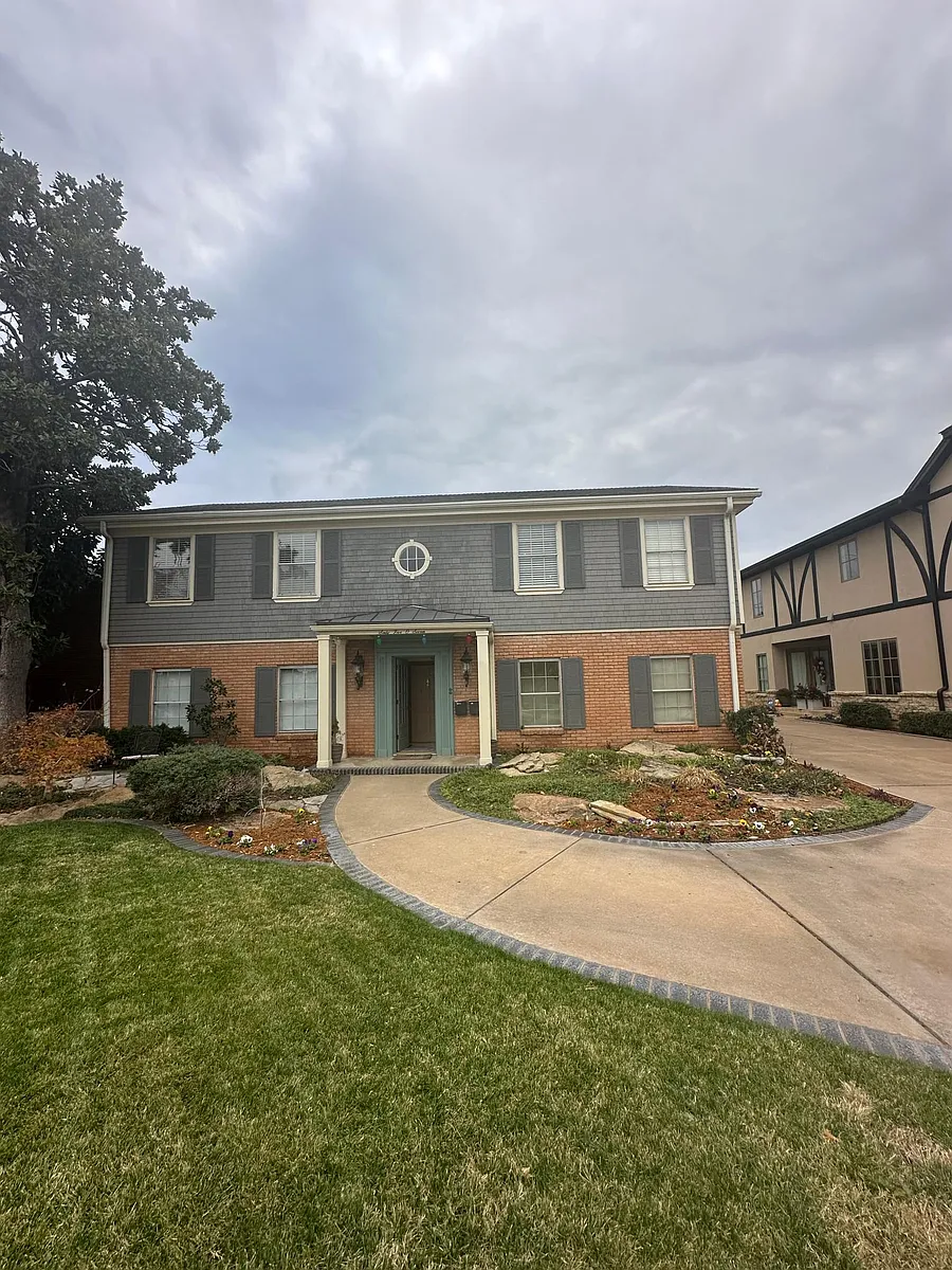 Building Photo - 6507 Avondale Dr #1/2