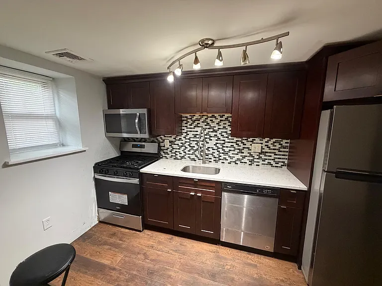 203 Sycamore Ave #G — Photo 3