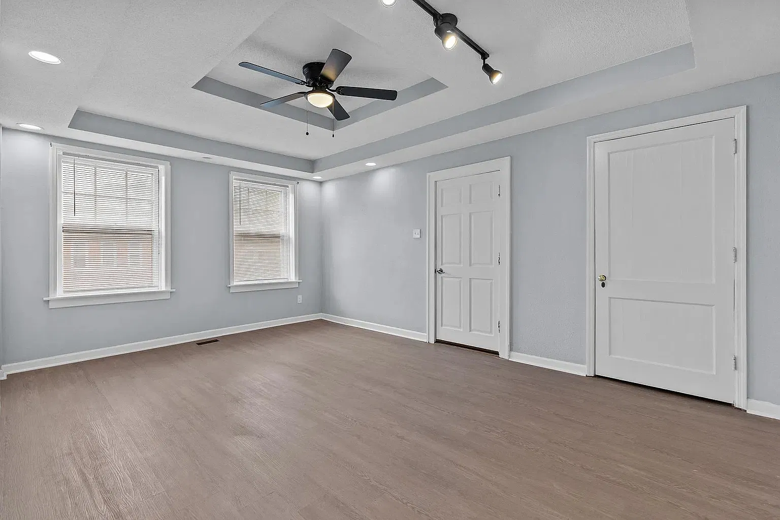 3 bed, 1.5 bath, 1150 sqft, $1,520 — Photo 3