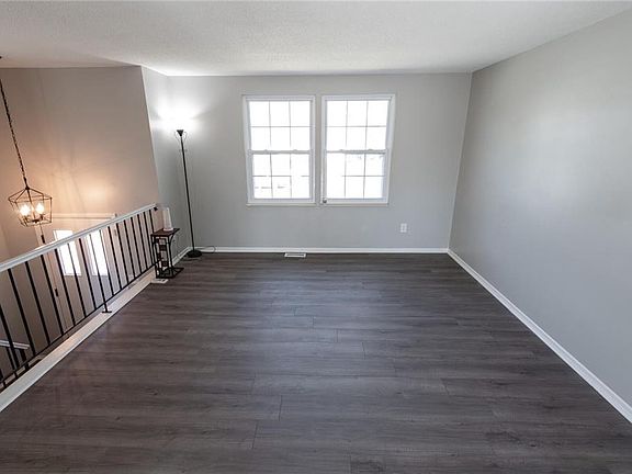 5th image of 11013 Whistler Dr