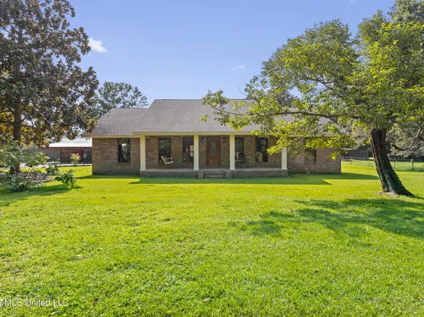 153 Pittman Rd, Ocean Springs, MS 39564