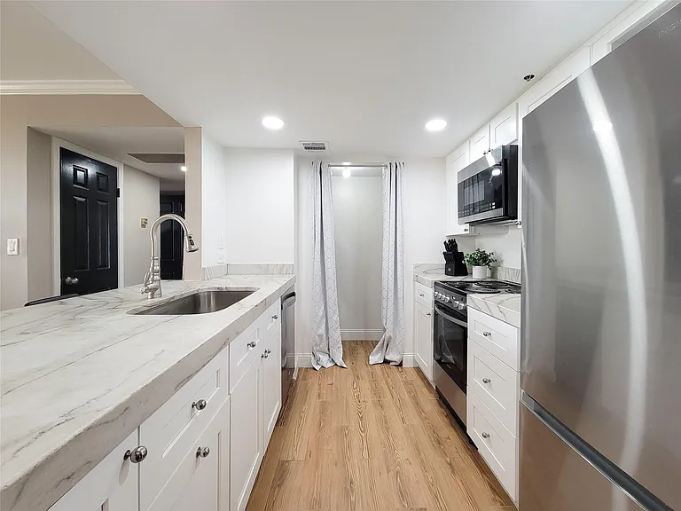 3525 Sage Rd #908 — Photo 5