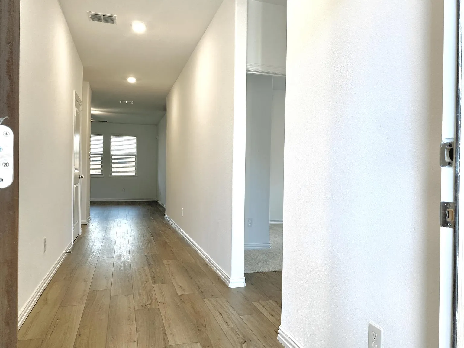 3 bed, 1601 sqft, $1,995 — Photo 4
