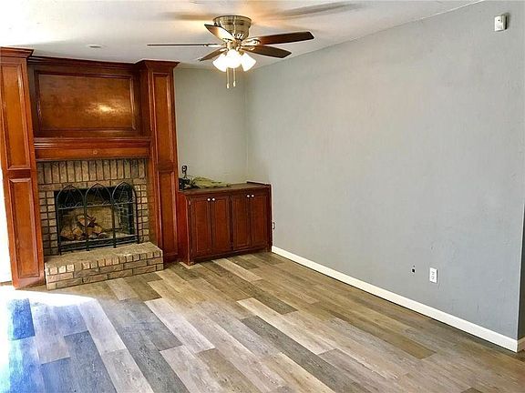5th image of 18413 Laurel Oak Dr