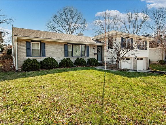 2nd image of 4819 NE Sherwood Dr