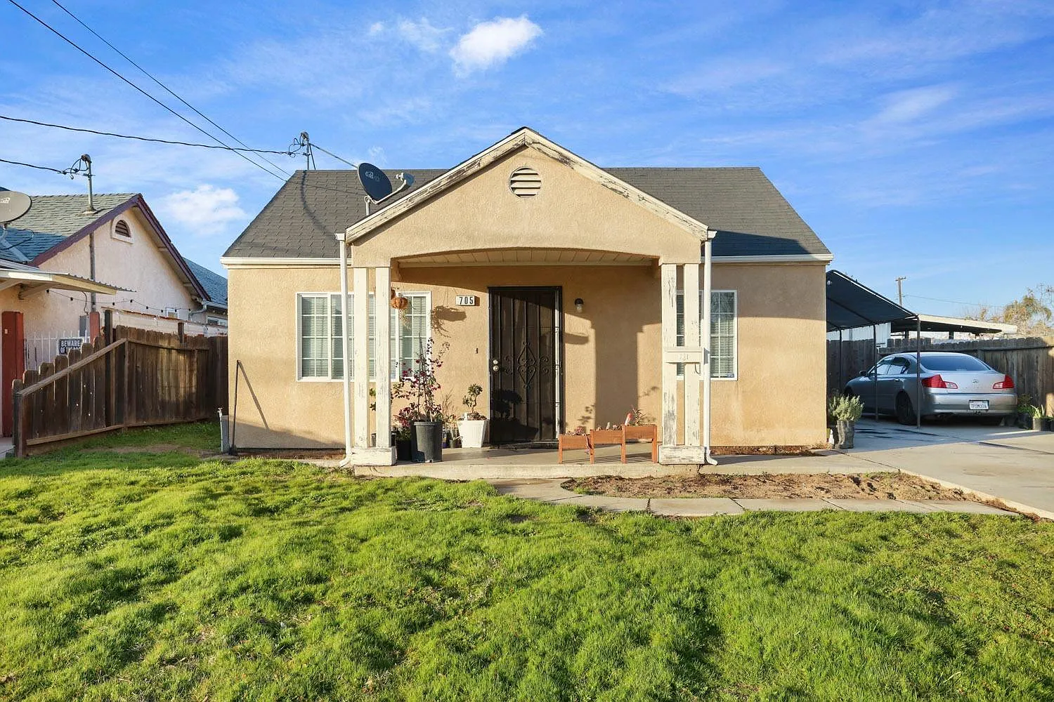 705 Flower St photo 1