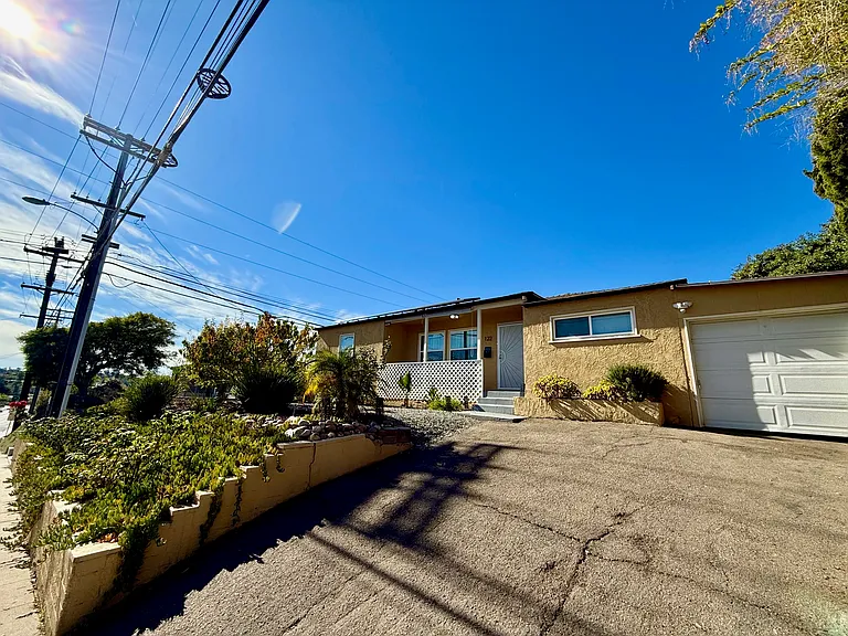 122 Garfield Ave — Photo 3