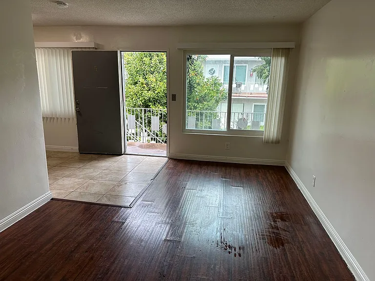 721 Ridgeway Ln #5 — Photo 3