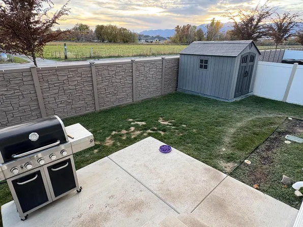 228 E 520 N, Providence, UT 84332