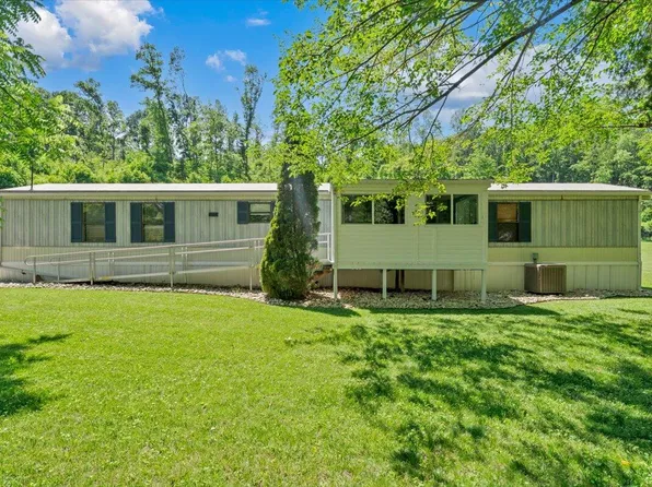 22 Walnut Grove Cir, Buchanan, VA 24066