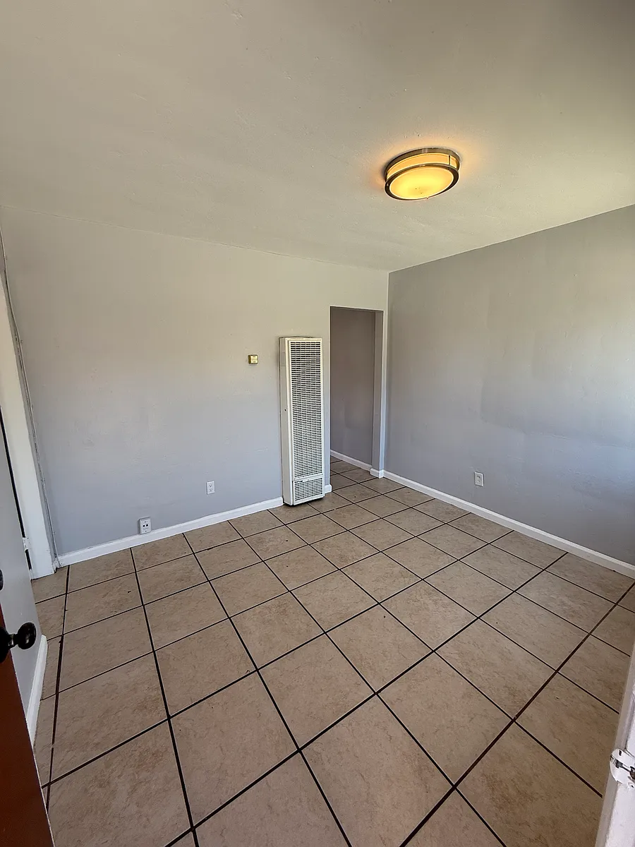 Building Photo - 4785 Lantana Dr #1/2