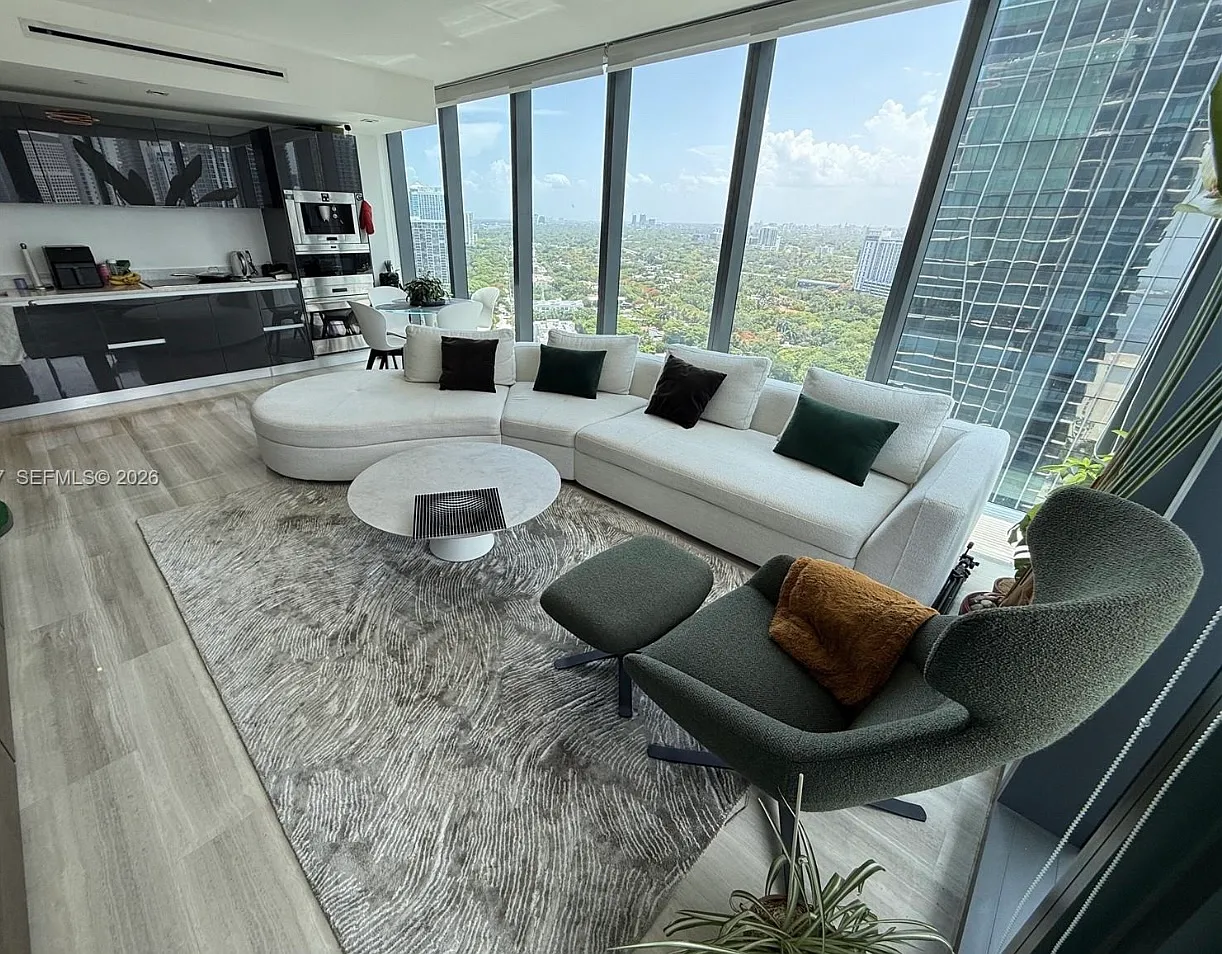 1 bed, 1.5 bath, 806 sqft, $6,200 — Photo 2