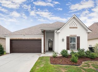 463 Lake Breeze Dr, Baton Rouge, LA 70820