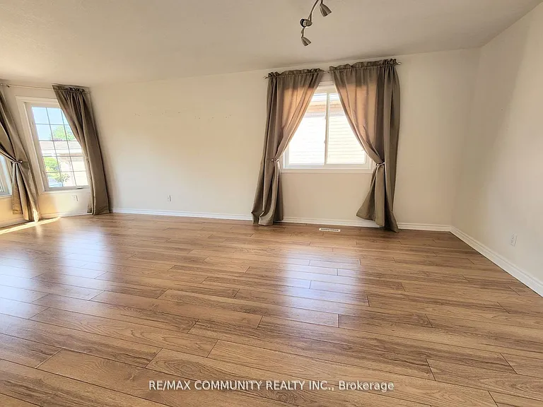 24 Sunshine Ln — Photo 6