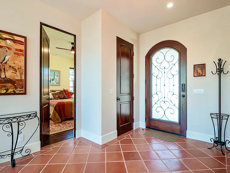 1010 Pine St — Photo 2