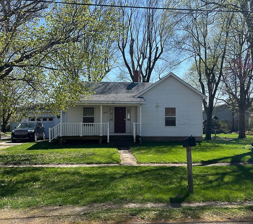 617 W River St, Momence, IL 60954 Zillow