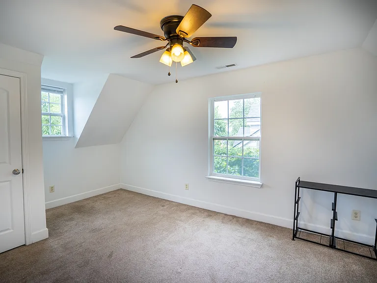 212 Cumberland Dr — Photo 13