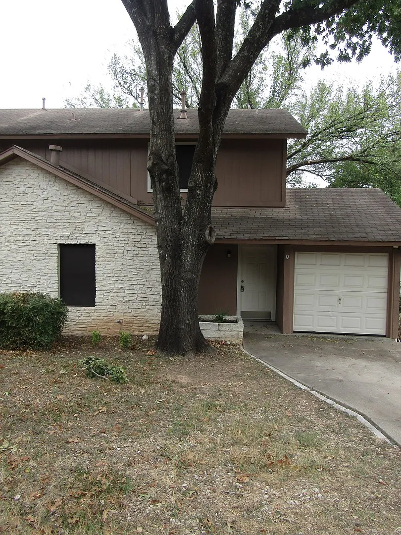 812-A Ramble Ln — Photo 2
