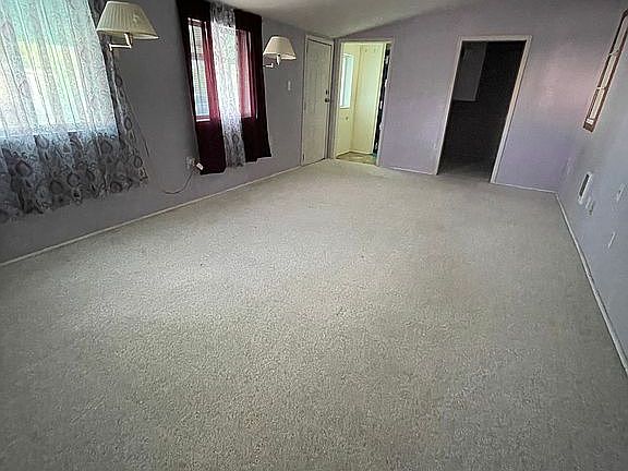 Huge master with on suite 