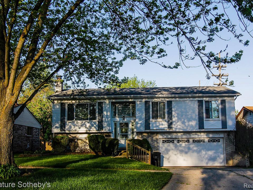 1st image of 137 Surrey Hts