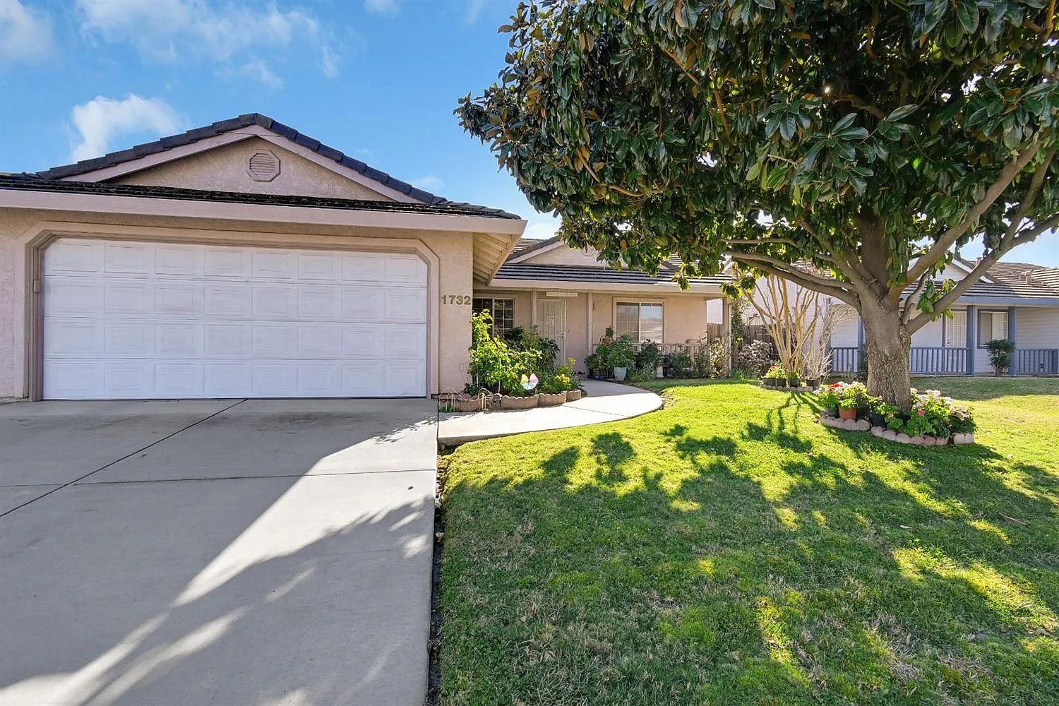 1732 Michelle Dr photo 1