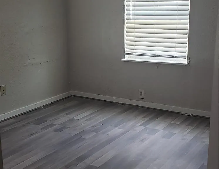 912 Jennetta St — Photo 9