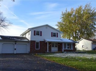 233 Fox Meadow Rd, Rochester, NY 14626